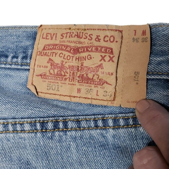 Mens Levis 501 Button Fly Jeans Size 36X34 Red Label Medium Stonewash - Picture 3 of 9